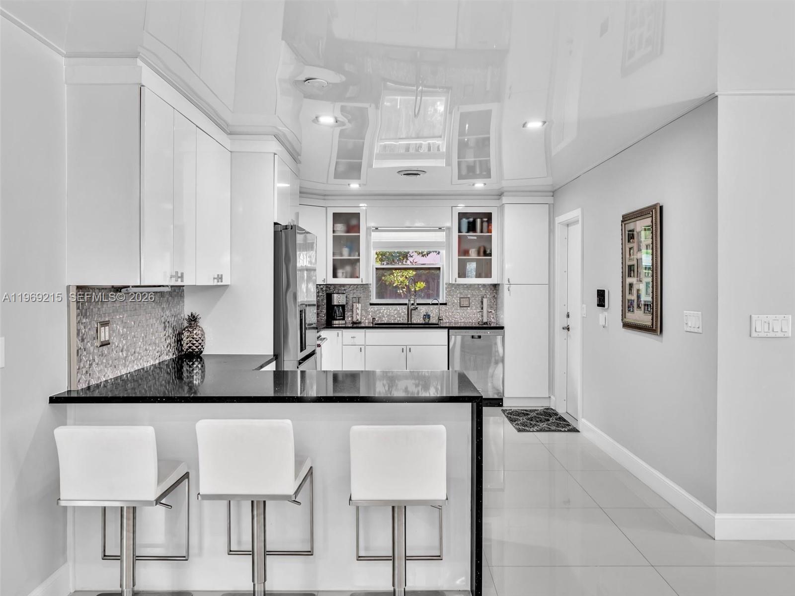 5121 Northeast 30th Terrace Lighthouse Point, FL 33064 - Photo 17 of 67