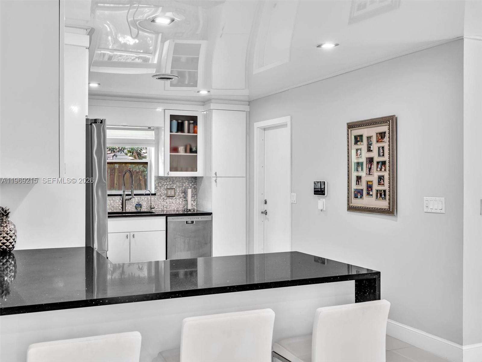 5121 Northeast 30th Terrace Lighthouse Point, FL 33064 - Photo 18 of 67