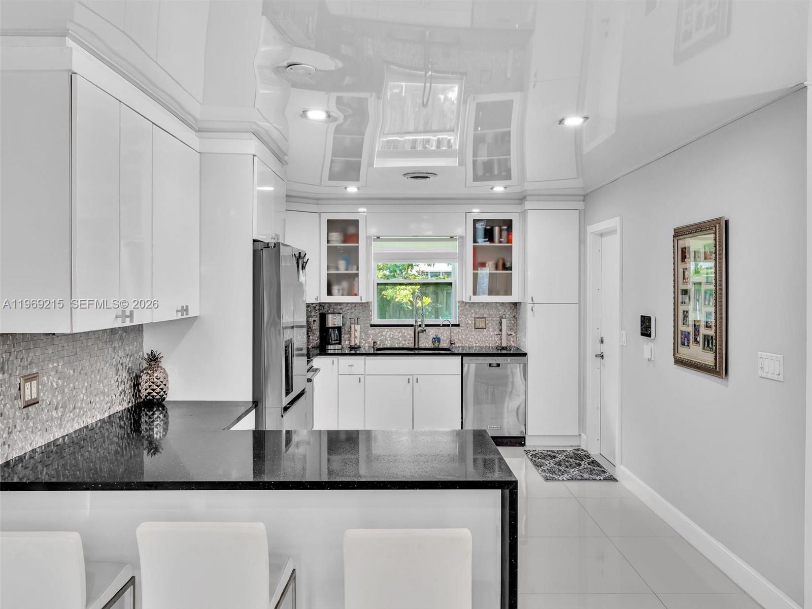 5121 Northeast 30th Terrace Lighthouse Point, FL 33064 - Photo 21 of 67