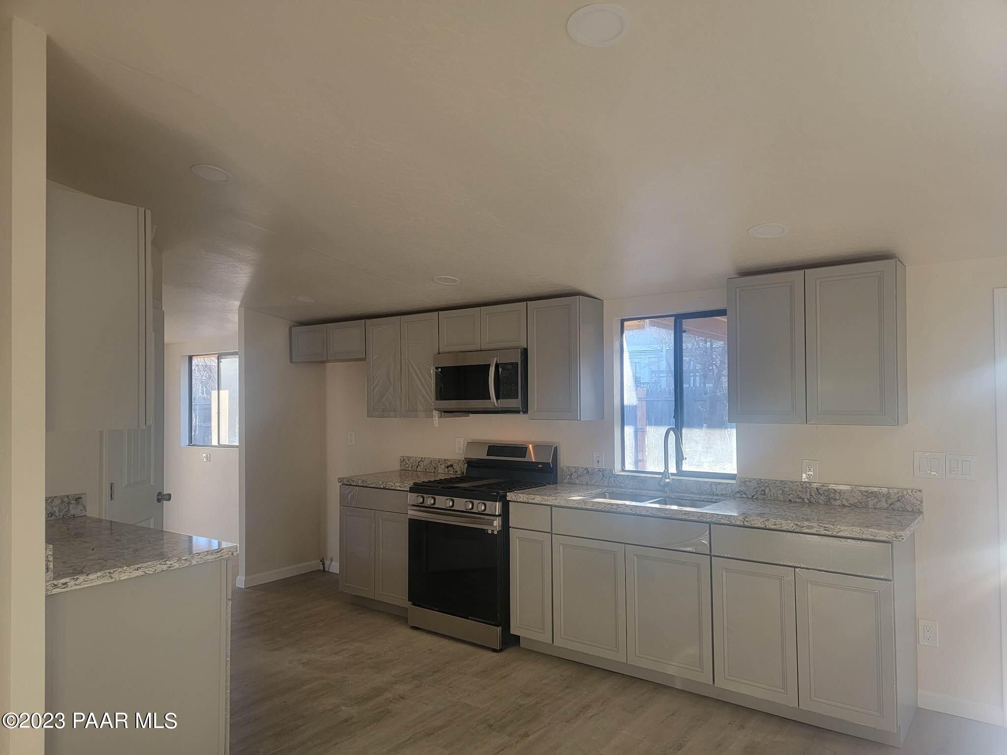 180 Fox Road Chino Valley, AZ 86323 - Photo 2 of 21 Kitchen