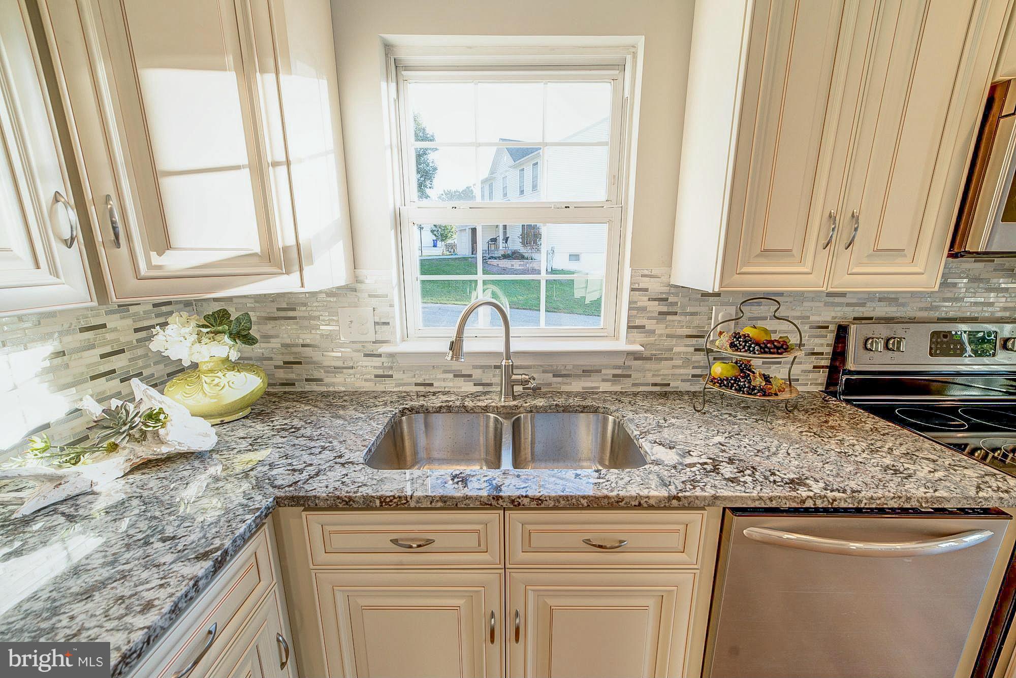 9502 Ridgeview Drive Columbia, MD 21046 - Photo 4 of 30 Kitchen
