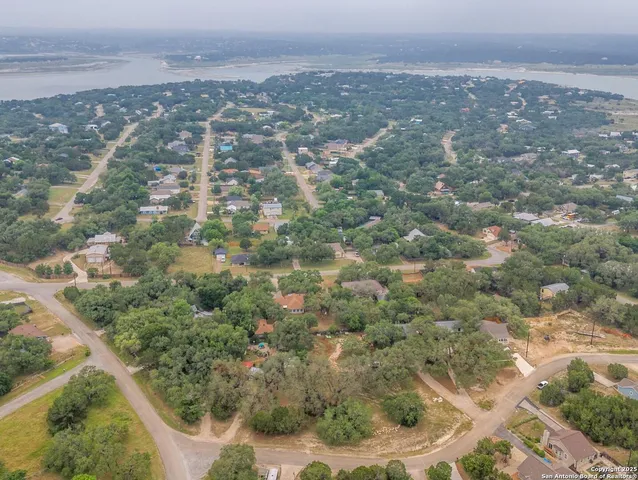 $2,800 | 1071 Diamondhead Drive, Canyon Lake, TX 78133