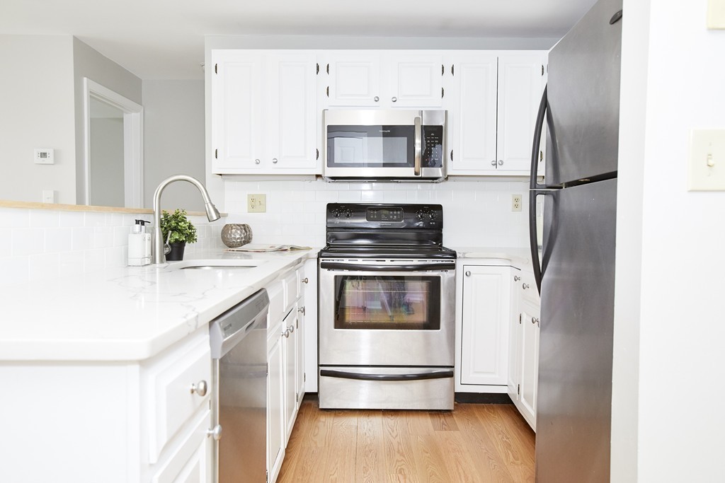 435 Washington Street, Unit 404 Somerville, MA 02143 - Photo 4 of 20