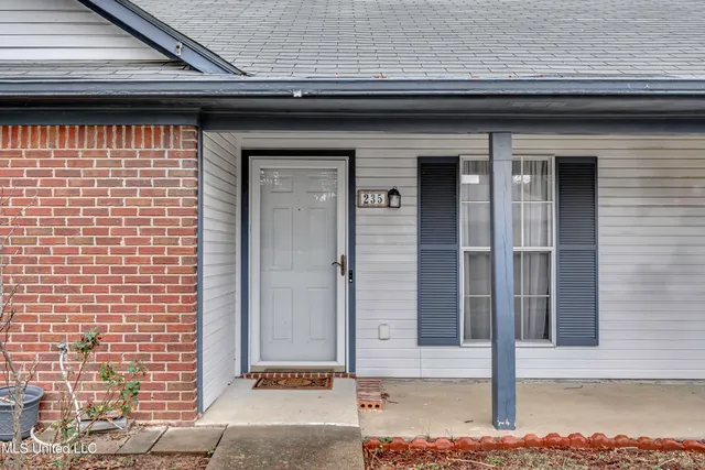 $254,900 | 235 Hawthorne Drive, Madison, MS 39110