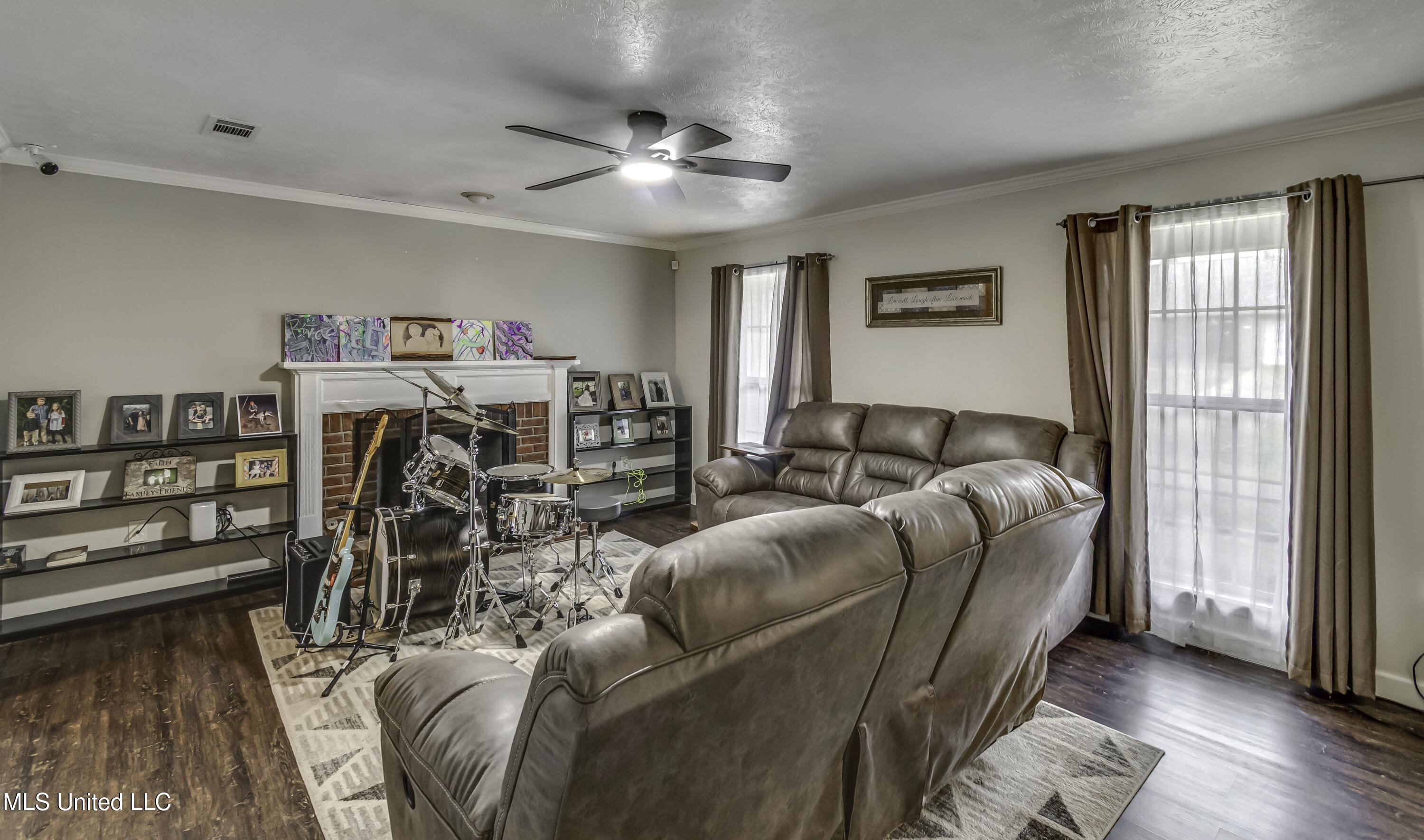 235 Hawthorne Drive Madison, MS 39110 - Photo 6 of 52 235 Hawthorne Dr--8