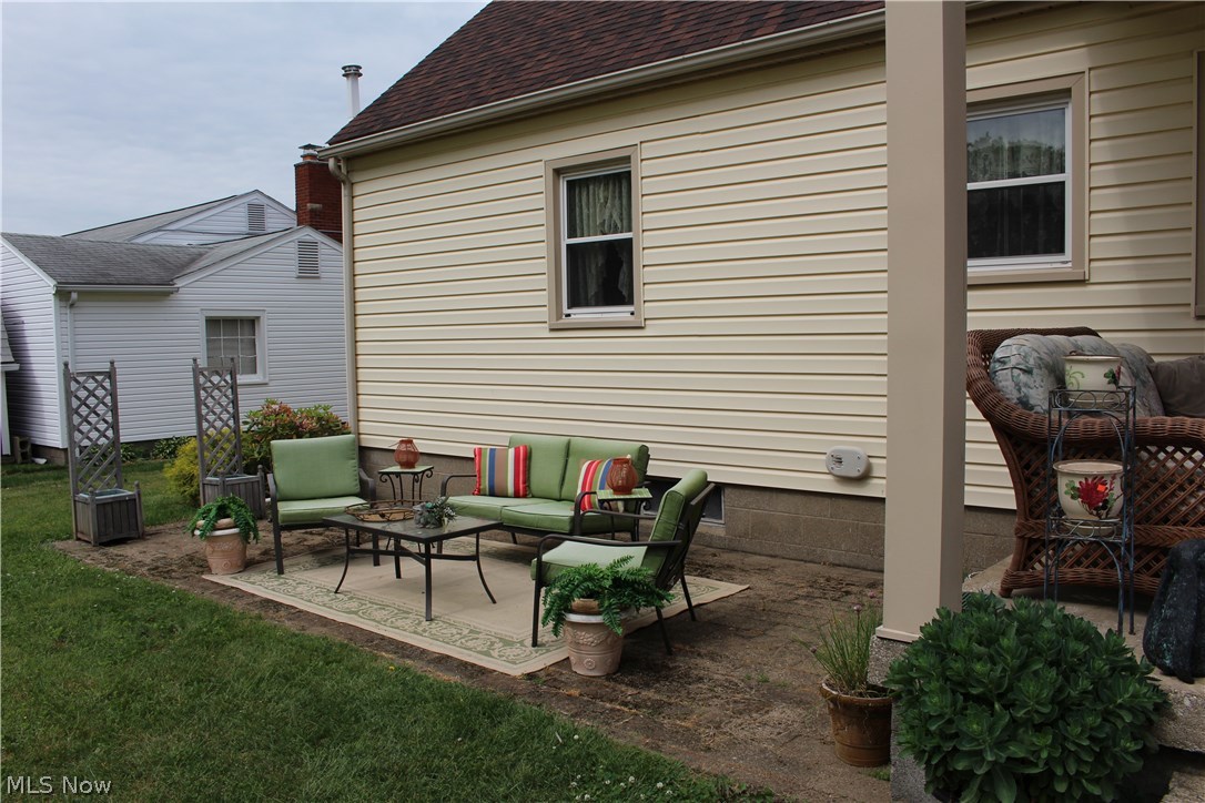 635 Yerrick Road Akron, OH 44312 - Photo 8 of 18 Rear patio