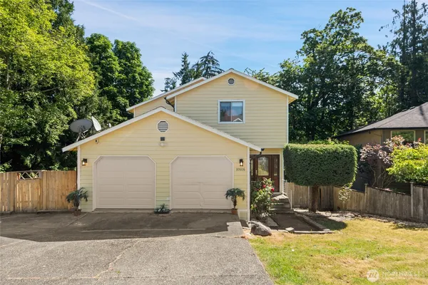 $899,999 | 10606 68th Place South, Seattle, WA 98178