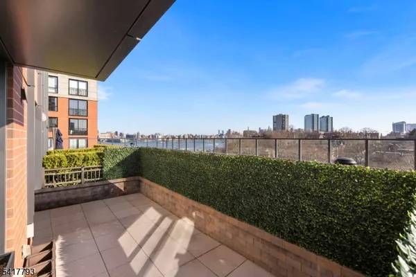$1,650,000 | 1000 Maxwell Lane, Unit 8A, Hoboken, NJ 07030