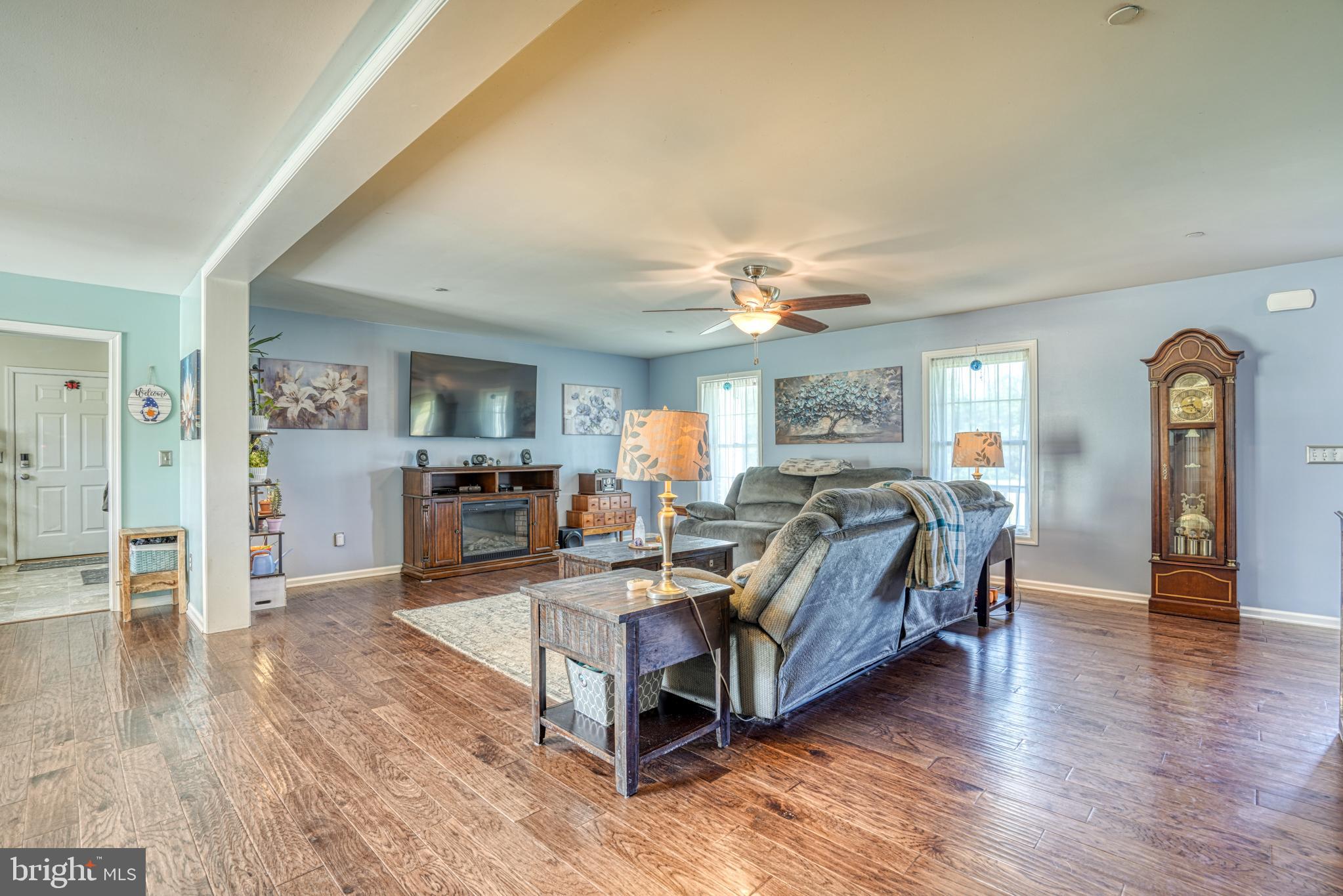 29862 Paddock Lane Easton, MD 21601 - Photo 23 of 83 a living room with furniture and wooden floor