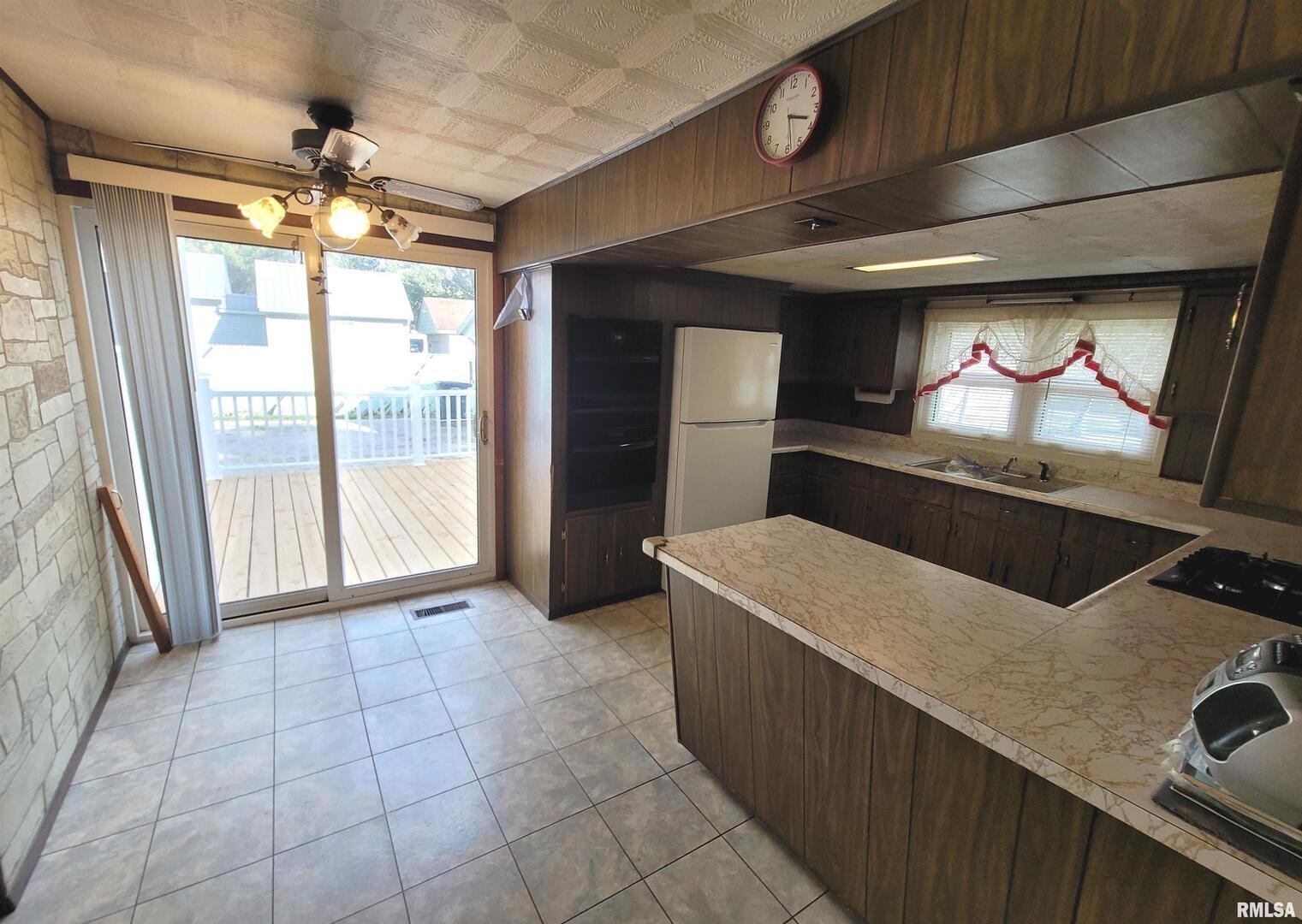 405 St Clair Street Odin, IL 62870 - Photo 8 of 45