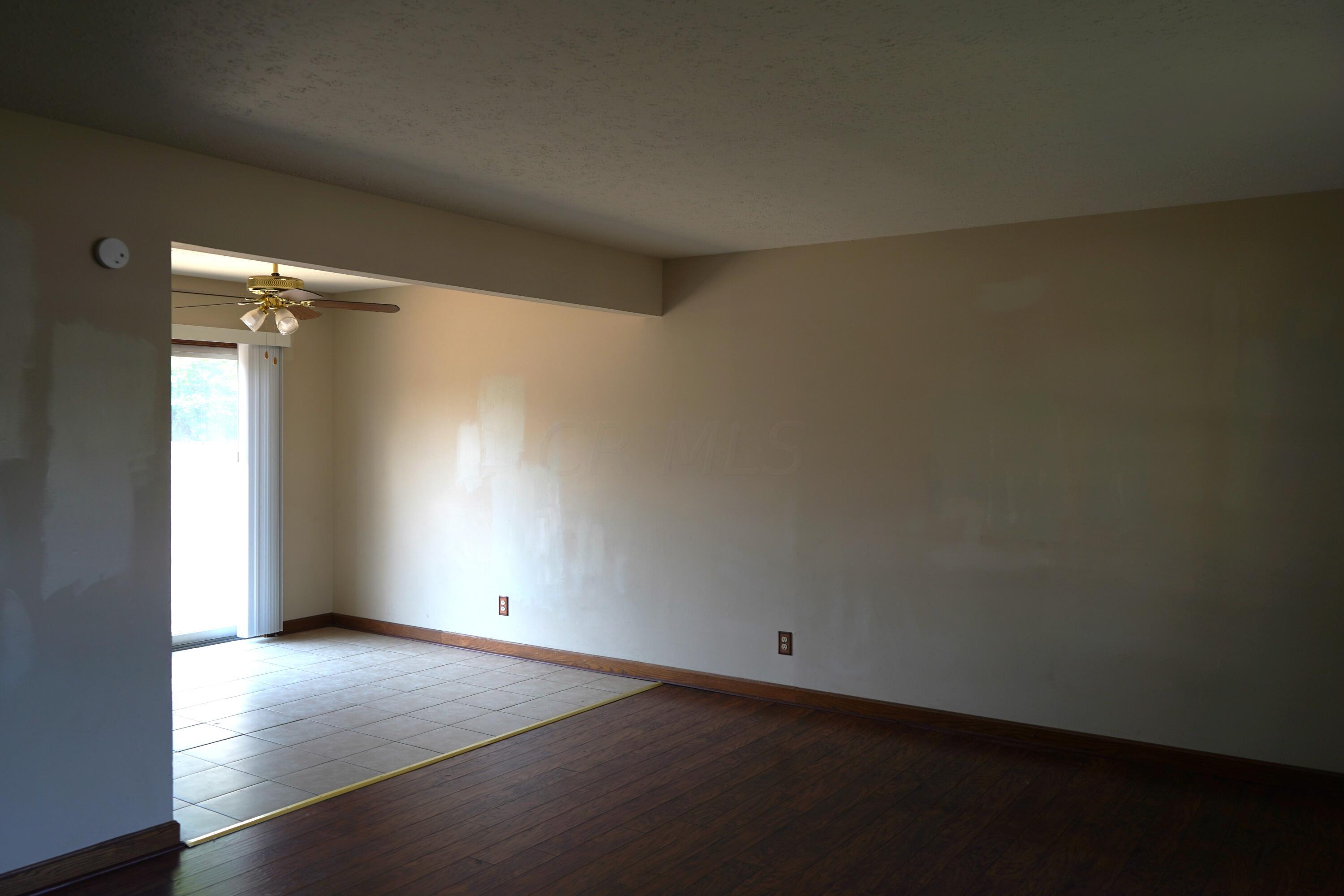 4283 New Road Youngstown, OH 44515 - Photo 4 of 20 DSC00853