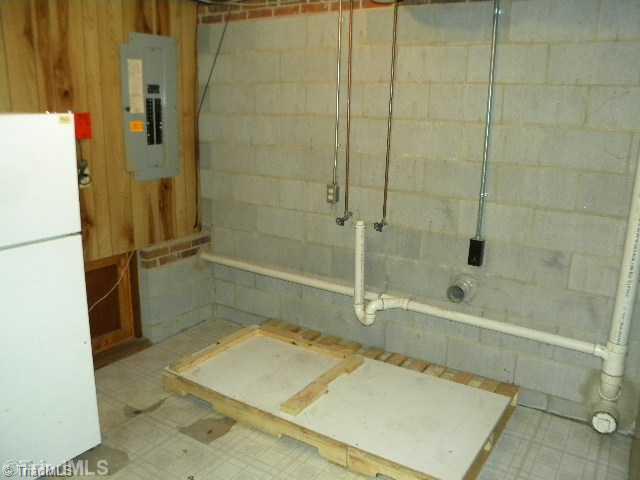 1573 Payne Road Lexington, NC 27295 - Photo 12 of 13 Laundry Room.
