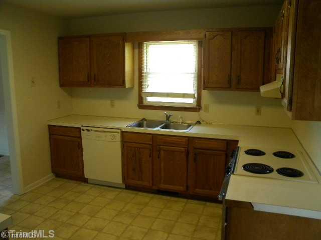 1573 Payne Road Lexington, NC 27295 - Photo 3 of 13 Kitchen.