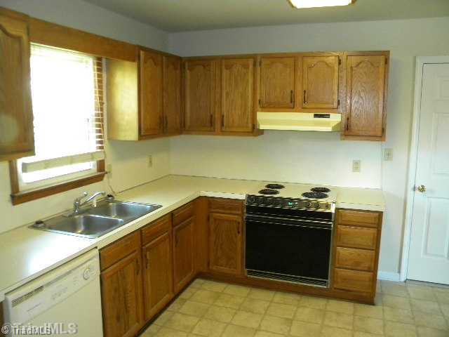 1573 Payne Road Lexington, NC 27295 - Photo 4 of 13 Kitchen.