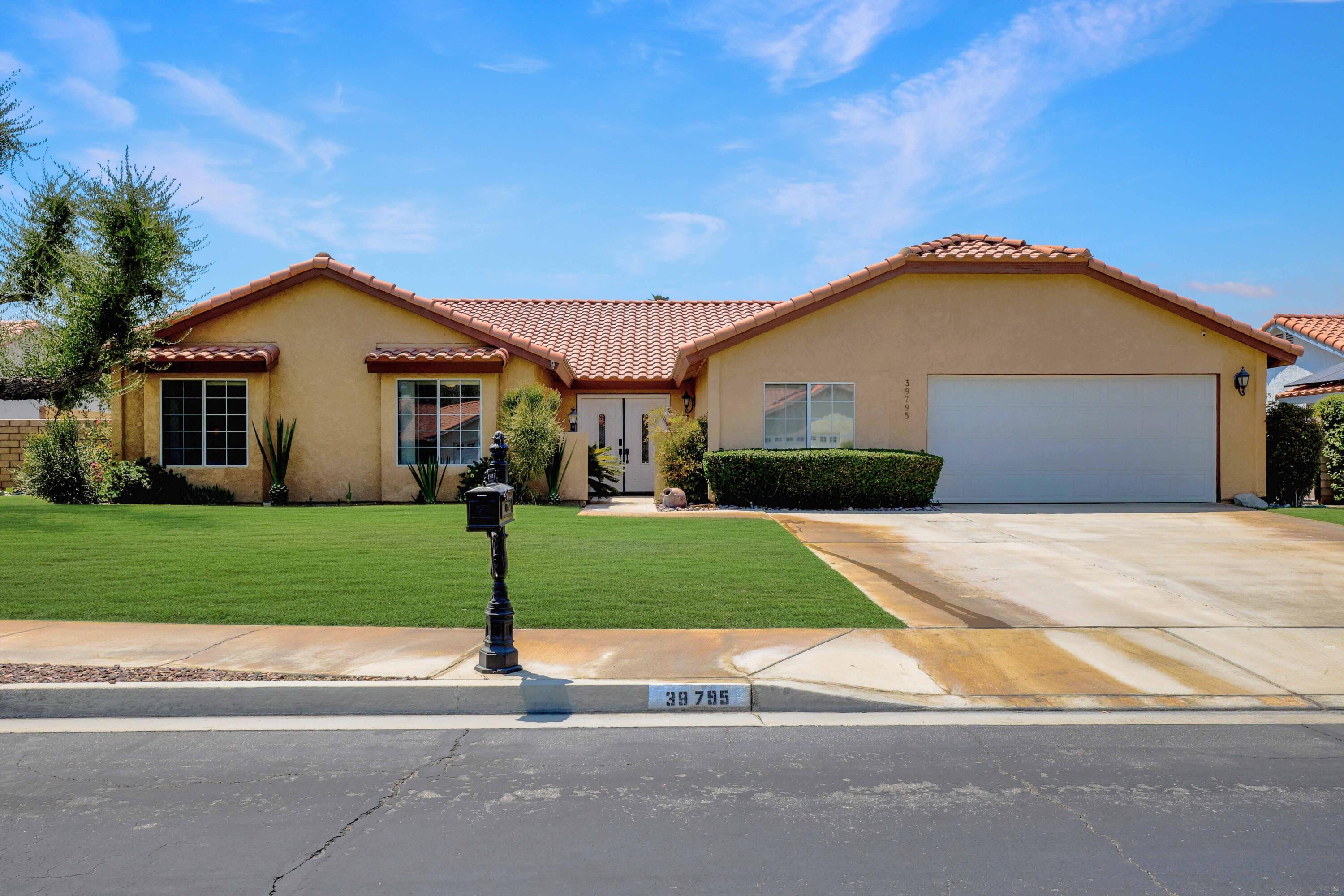 39795 Regency Way Palm Desert, CA 92211 - Photo 4 of 25 271A8667-HDR