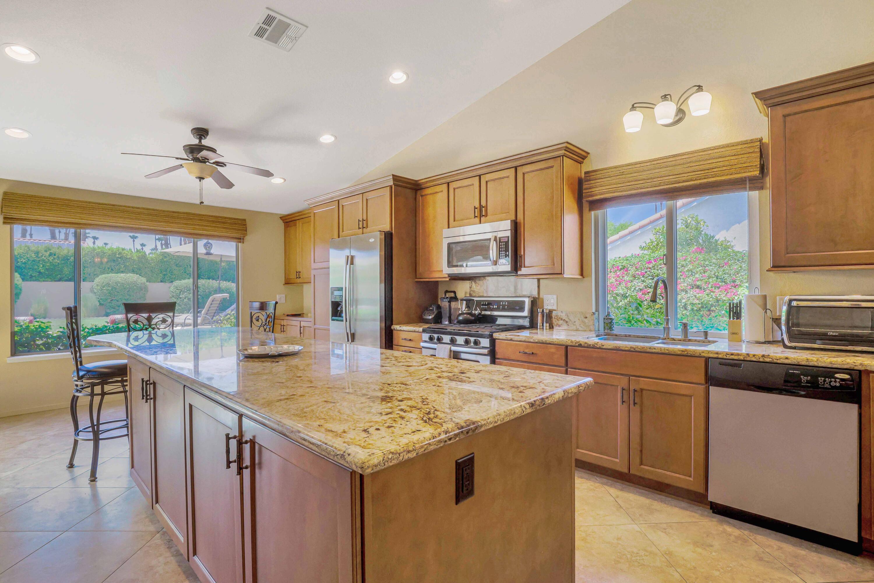 39795 Regency Way Palm Desert, CA 92211 - Photo 7 of 25 271A8460-HDR