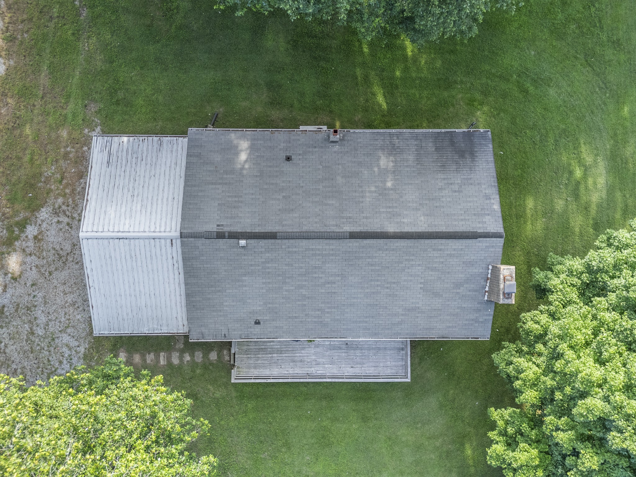 2502 Sullivan Knowles Road Sparta, TN 38583 - Photo 33 of 45 an aerial view of a house with a yard