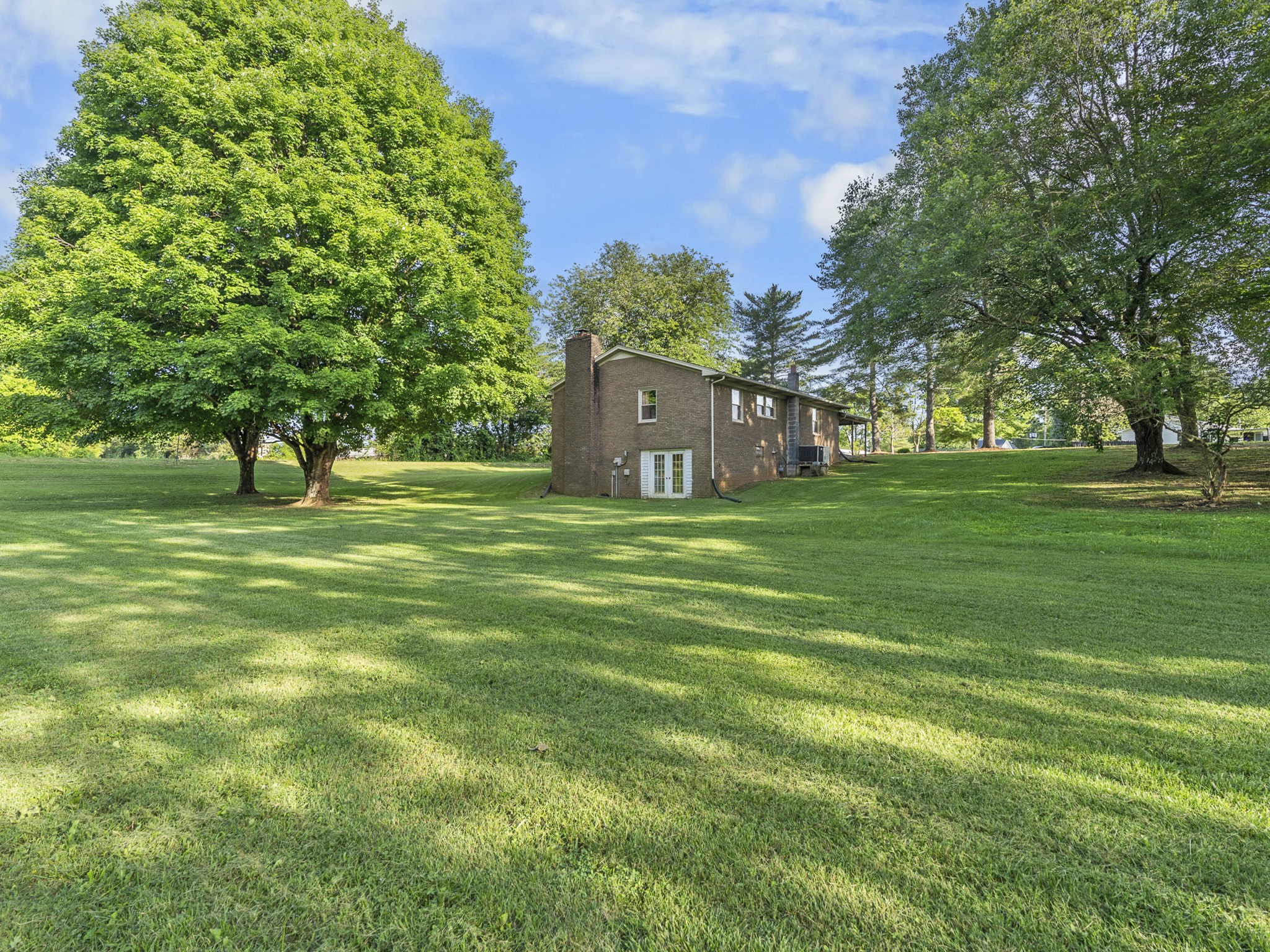 2502 Sullivan Knowles Road Sparta, TN 38583 - Photo 40 of 45 a view of a trees in a yard