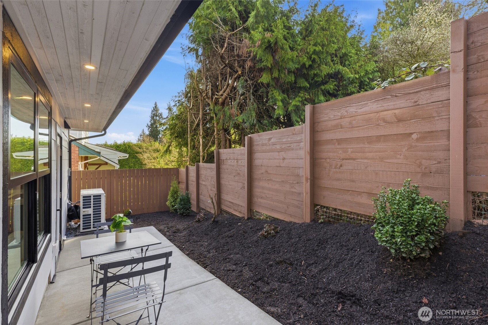 1511 Northeast 96th Street Seattle, WA 98115 - Photo 29 of 39