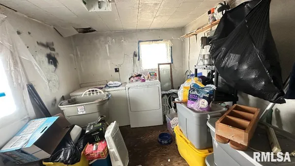 $40,000 | 104 West Edwards Street, Payson, IL 62360