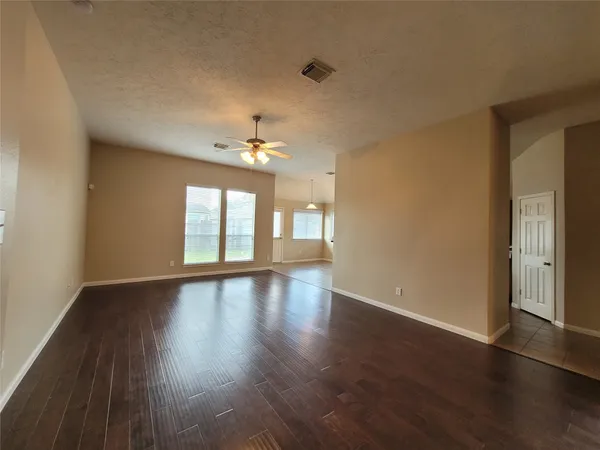 $2,100 | 11826 Fortune Park Drive, Houston, TX 77047