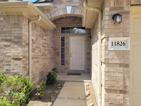 $2,100 | 11826 Fortune Park Drive, Houston, TX 77047