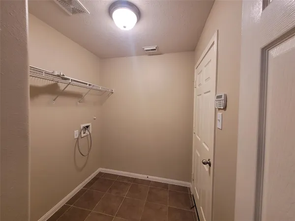 $2,100 | 11826 Fortune Park Drive, Houston, TX 77047