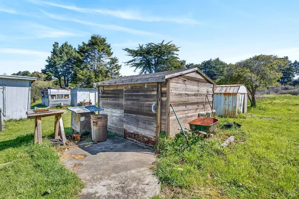 $850,000 | 18801 Highway 1, Fort Bragg, CA 95437