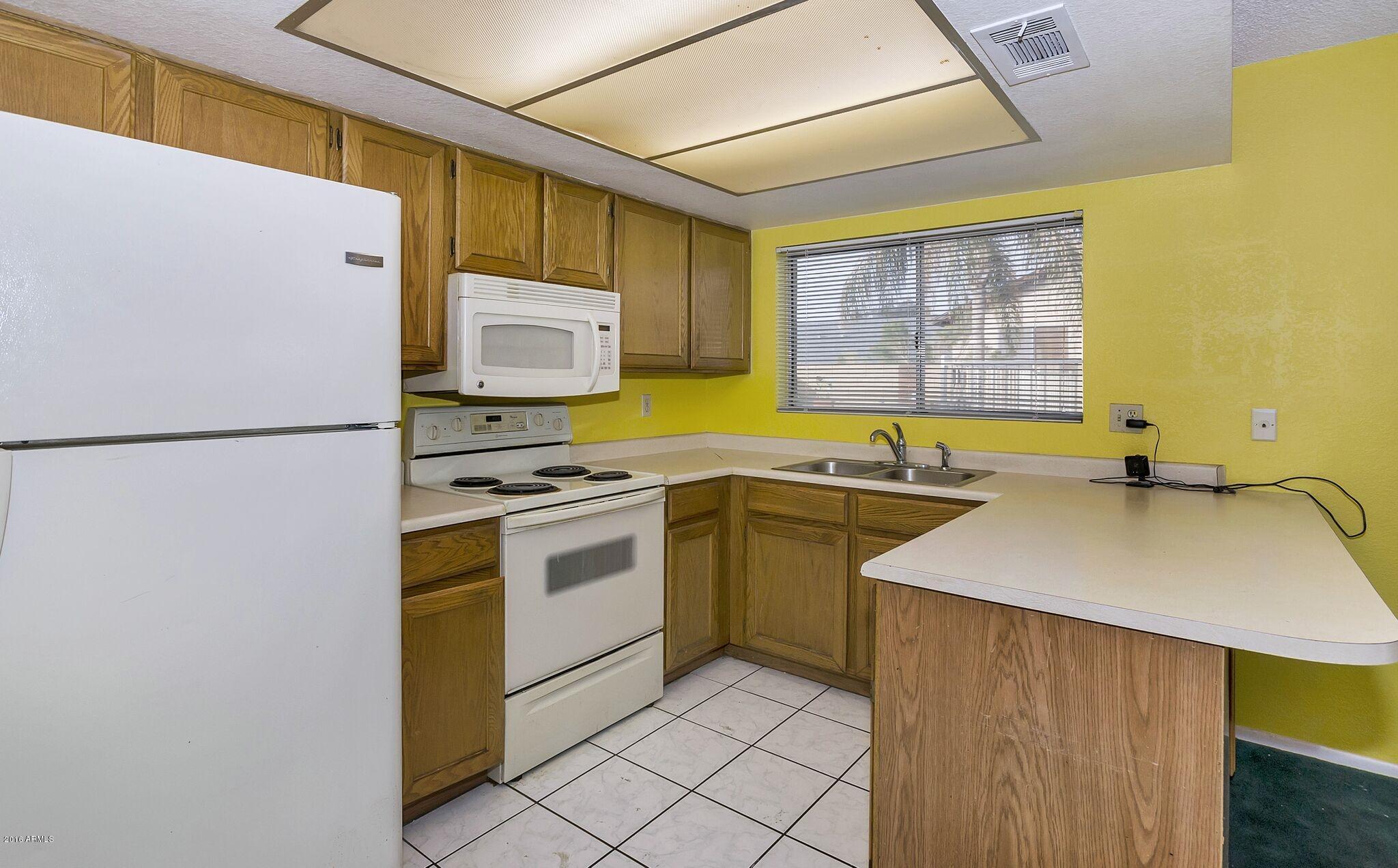 Breakfast Bar Eating Area