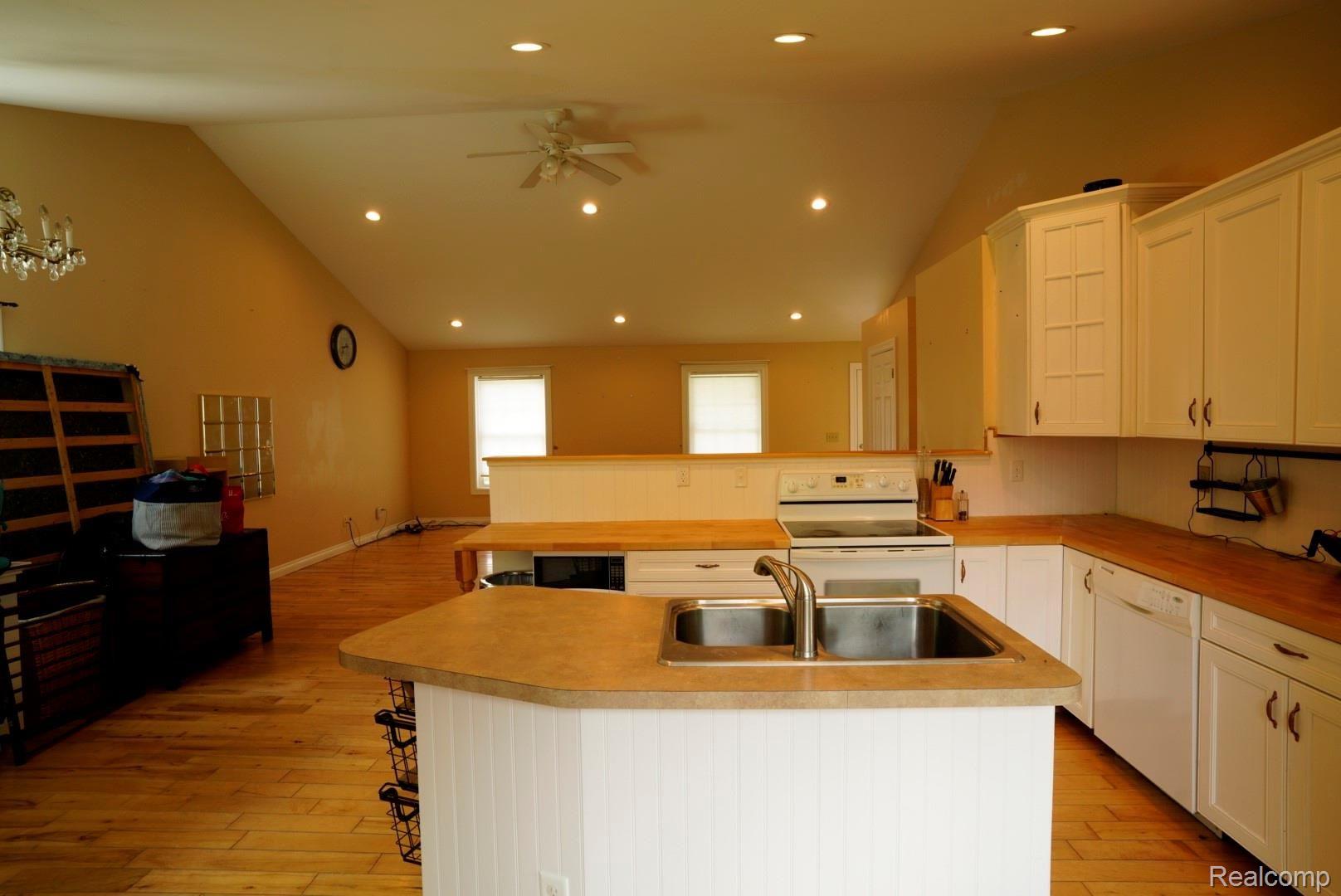 4211 Howe Road Grand Blanc, MI 48439 - Photo 5 of 21 _DSC0544.JPG
