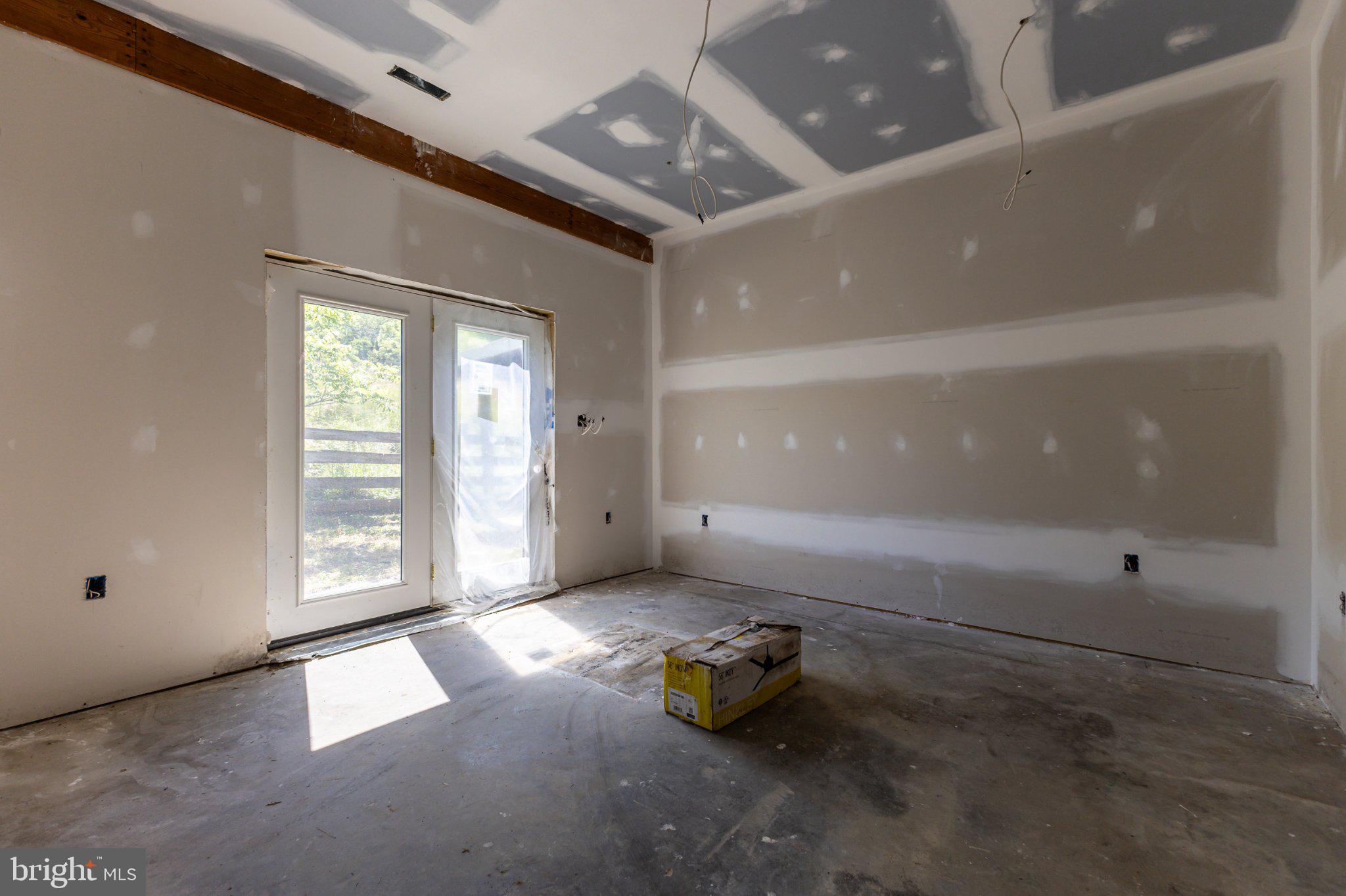 3257 Ida Road Luray, VA 22835 - Photo 11 of 36 Bright, open space ready for design.