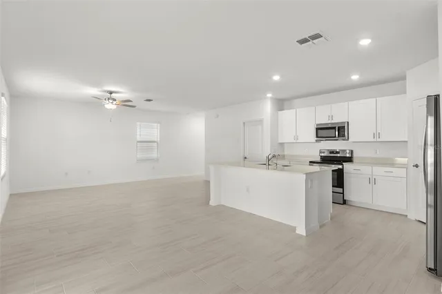 $2,300 | 11756 Radiant Shr Loop, San Antonio, FL 33576