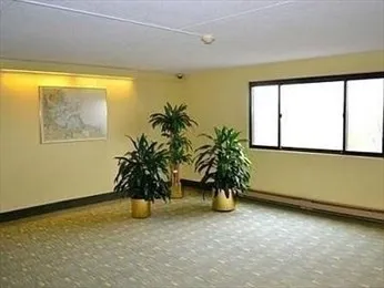 a view of entryway with livingroom