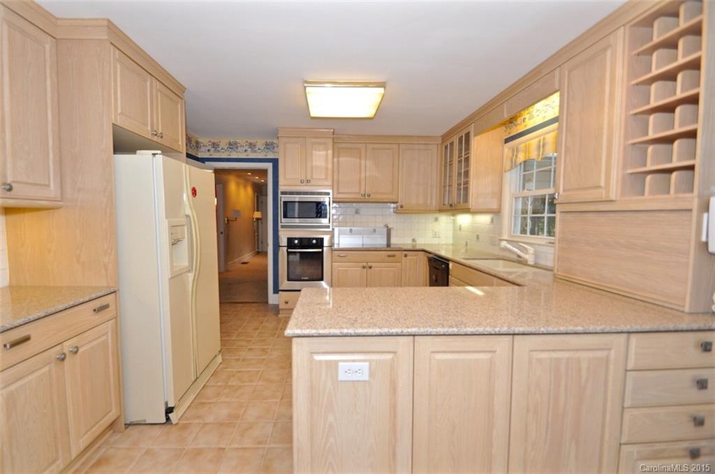 145 Lansdowne Road Charlotte, NC 28270 - Photo 11 of 22 Gallery Image 11