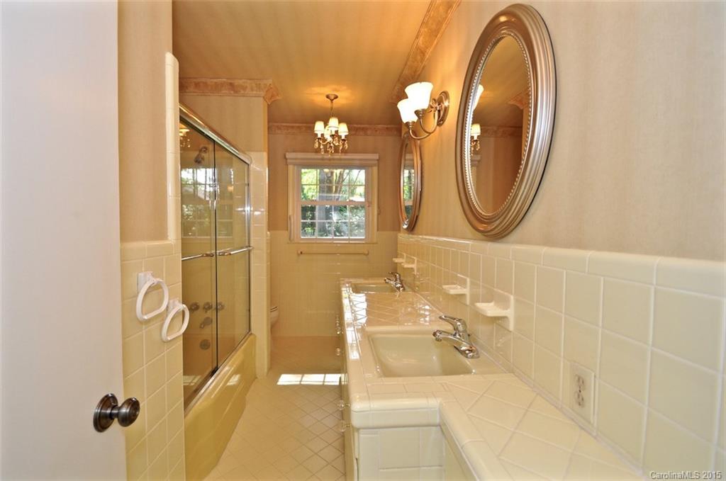145 Lansdowne Road Charlotte, NC 28270 - Photo 15 of 22 Gallery Image 15