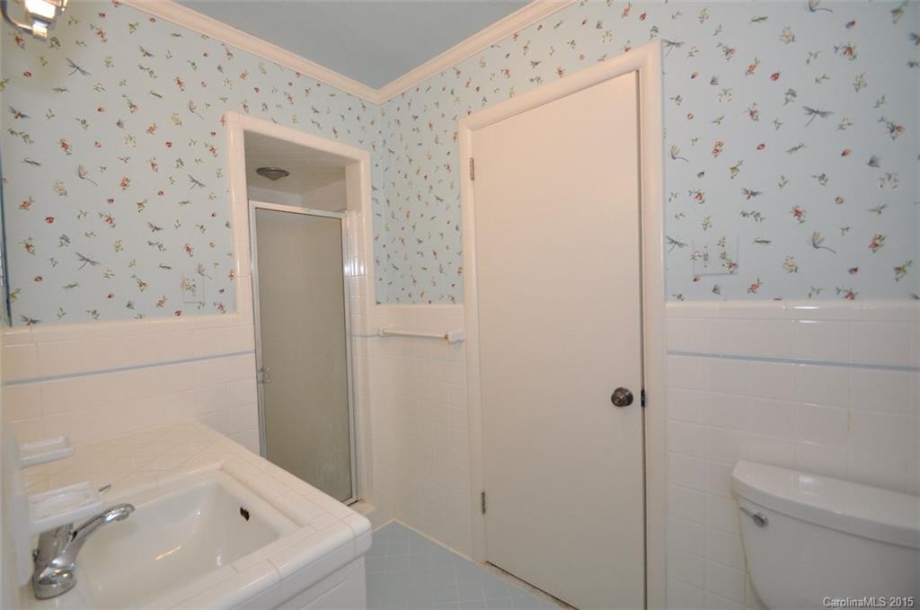 145 Lansdowne Road Charlotte, NC 28270 - Photo 18 of 22 Gallery Image 18
