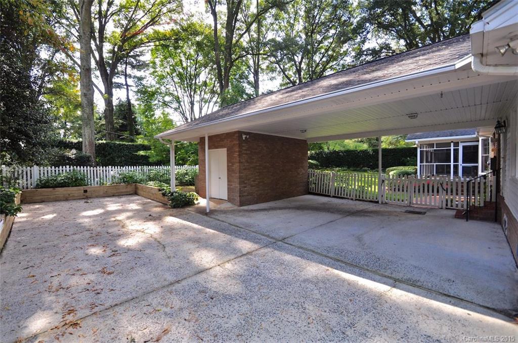 145 Lansdowne Road Charlotte, NC 28270 - Photo 3 of 22 Gallery Image 3