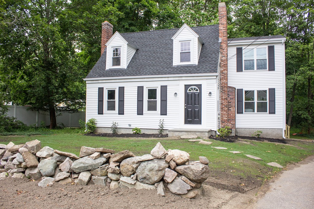 11 Hospital Road Medfield, MA 02052 - Photo 1 of 22 Gallery Image 1