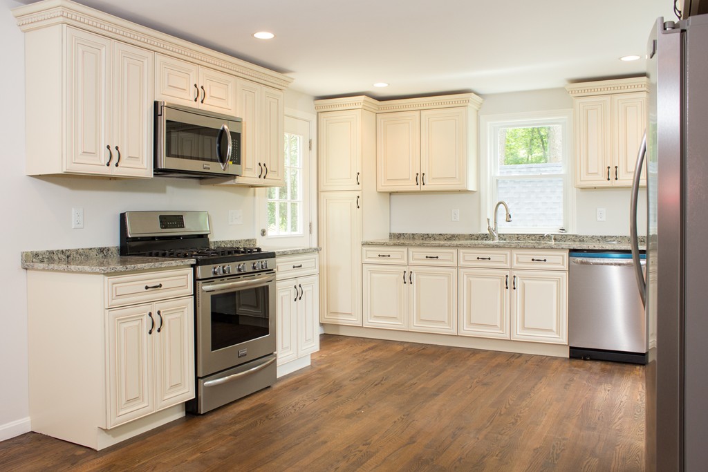 11 Hospital Road Medfield, MA 02052 - Photo 4 of 22 Gallery Image 4