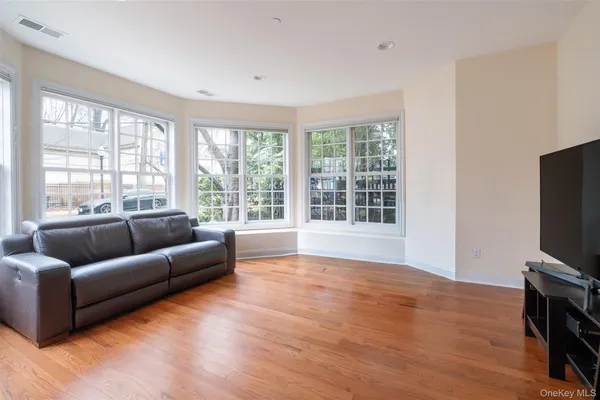 $1,795,000 | 31 1st Street, Pelham, NY 10803