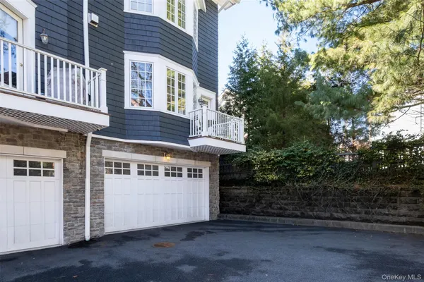 $1,795,000 | 31 1st Street, Pelham, NY 10803