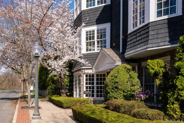 $1,795,000 | 31 1st Street, Pelham, NY 10803