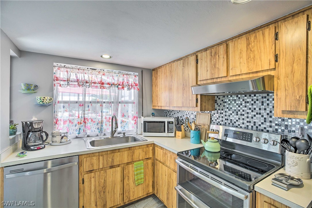 12134 Moon Shell Drive Matlacha Isles, FL 33991 - Photo 8 of 44