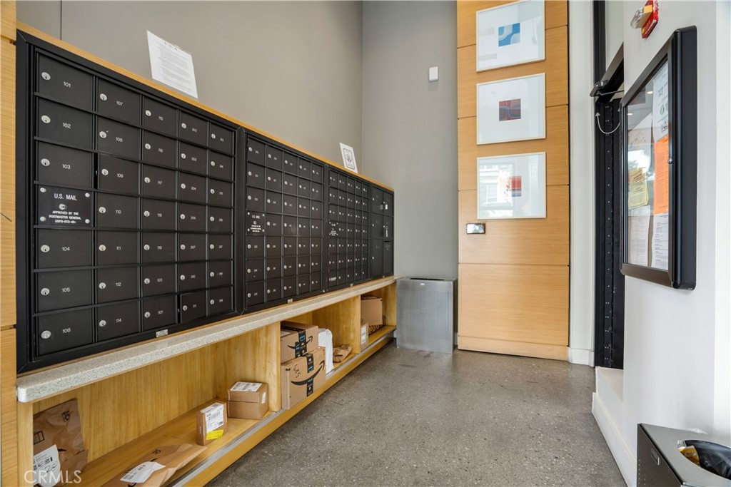 133 The Promenade North, Unit 422 Long Beach, CA 90802 - Photo 24 of 52 a view of an entryway
