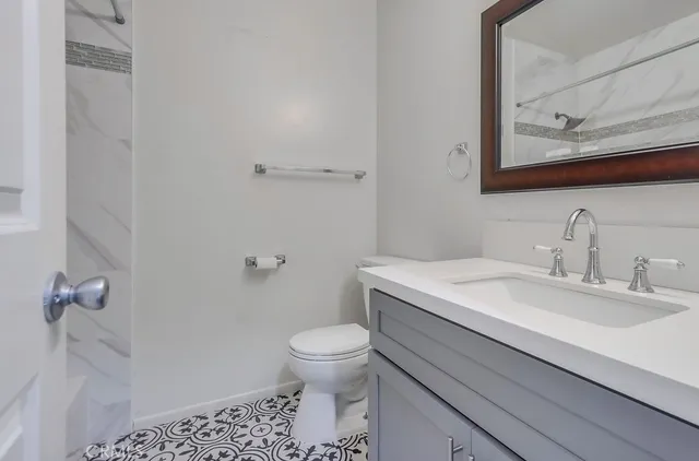 $2,600 | 2511 West Sunflower Avenue, Unit P8, Santa Ana, CA 92704