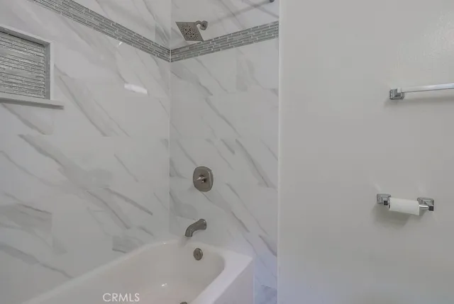 $2,600 | 2511 West Sunflower Avenue, Unit P8, Santa Ana, CA 92704