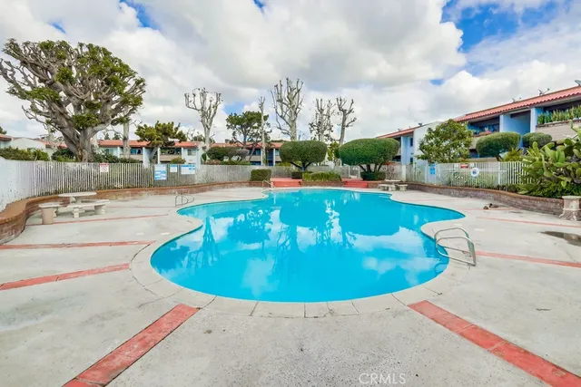 $2,600 | 2511 West Sunflower Avenue, Unit P8, Santa Ana, CA 92704