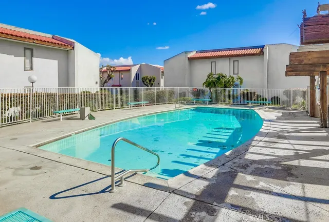$2,600 | 2511 West Sunflower Avenue, Unit P8, Santa Ana, CA 92704