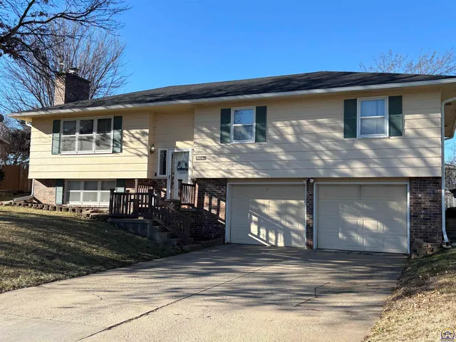$244,900 | 2509 La Guna Court, Emporia, KS 66801