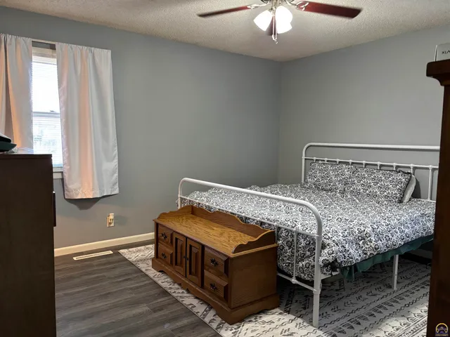 $244,900 | 2509 La Guna Court, Emporia, KS 66801